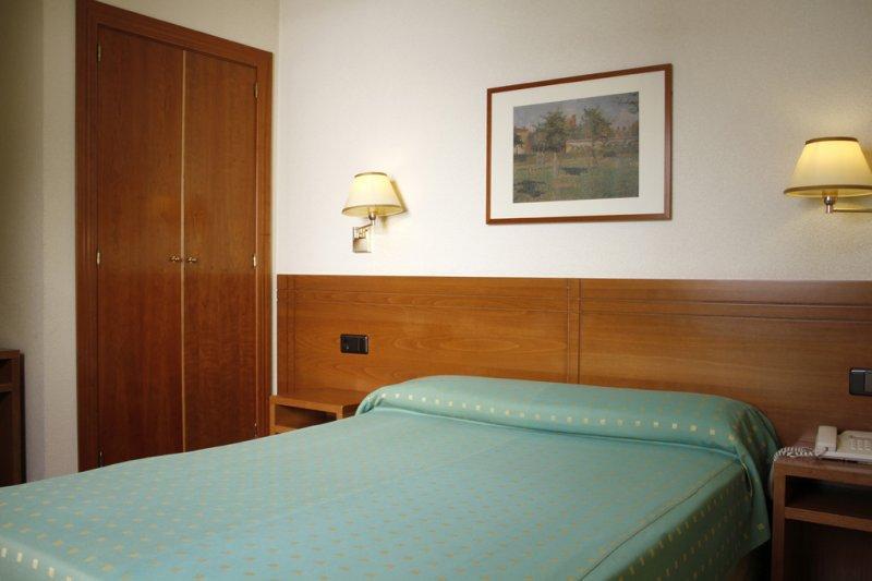 Hotel Yit Conquista De Toledo Tolède Extérieur photo