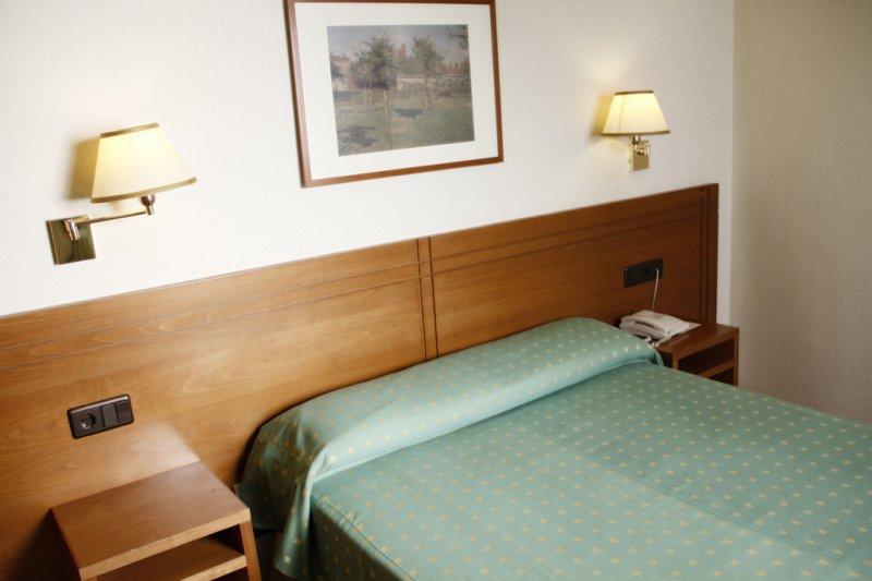 Hotel Yit Conquista De Toledo Tolède Extérieur photo